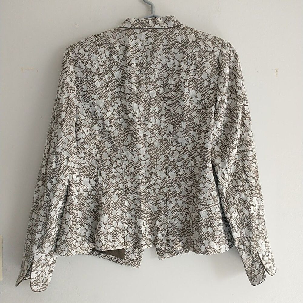 Basler Blazer Jacket Womens 40 M Beige Gray Abstract Silk Blend Pocket SplitCuff - Picture 5 of 9